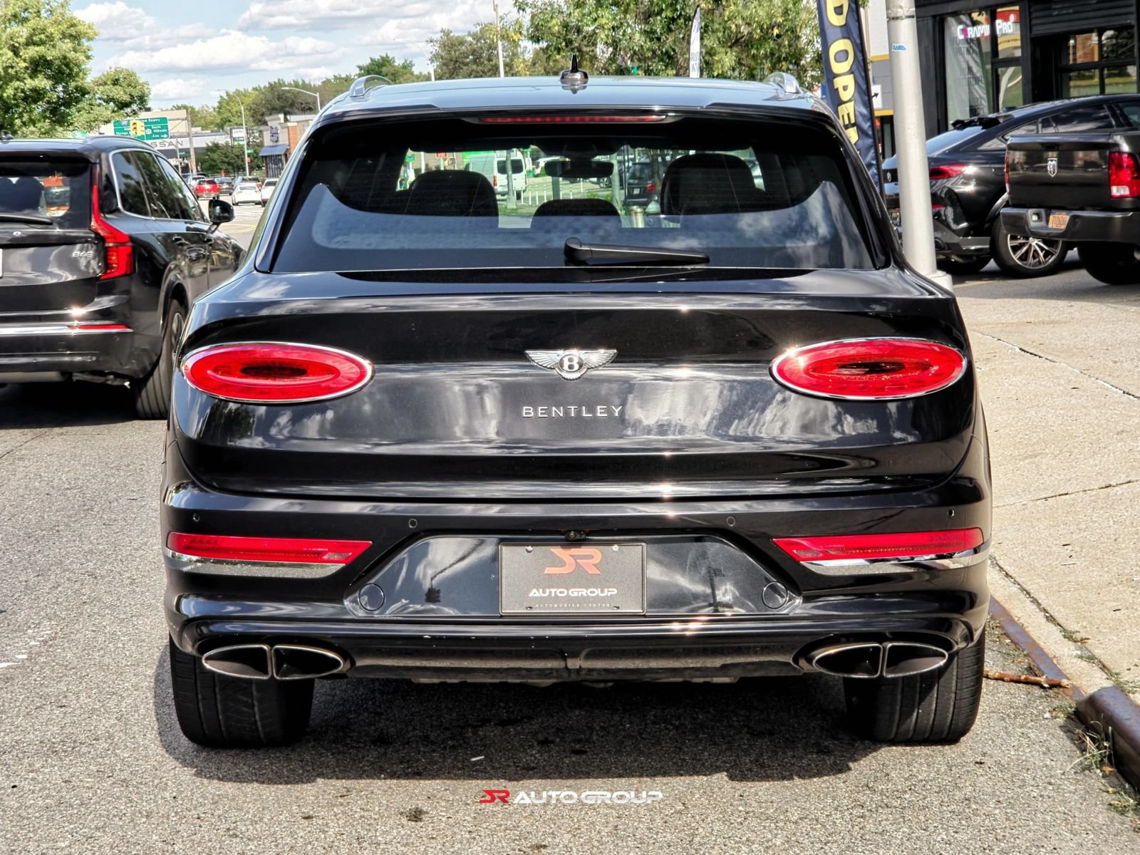 Used 2021 Bentley Bentayga AWD/4WD image 10