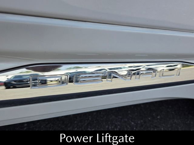 Used 2024 GMC Terrain Denali image 17