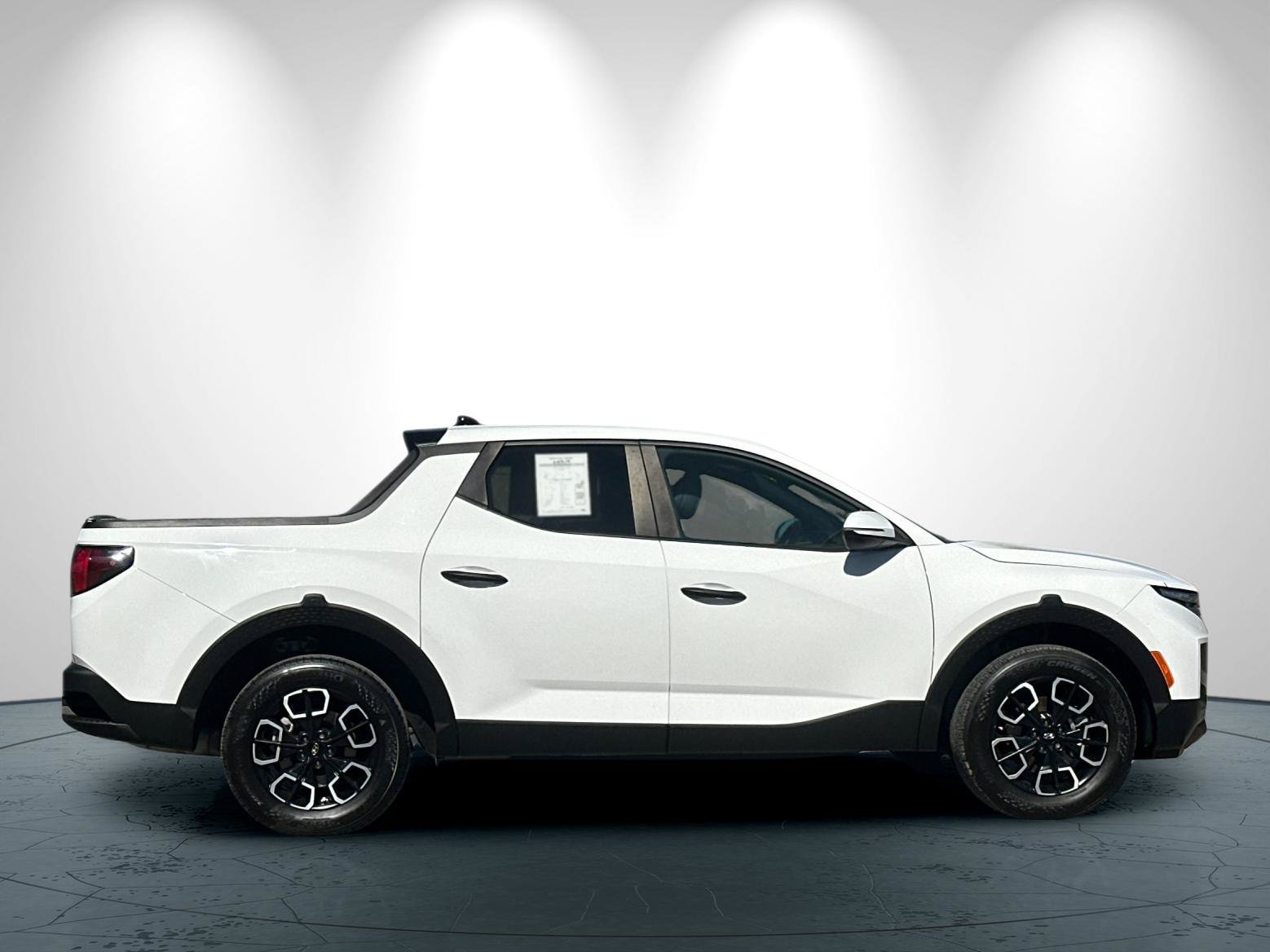 Used 2024 Hyundai Santa Cruz SEL FWD image 3