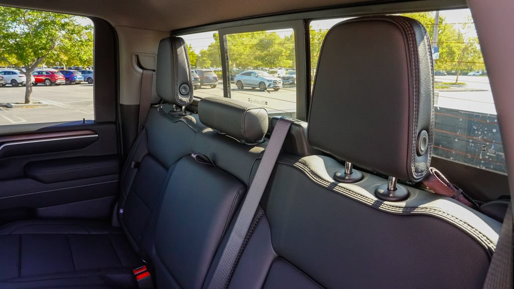 New 2026 GMC Sierra 2500 Denali w/ Denali Reserve Package AWD/4WD image 16