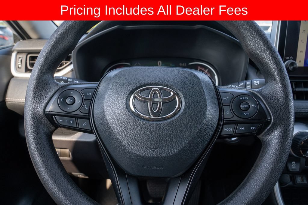 Used 2025 Toyota RAV4 XLE FWD image 16