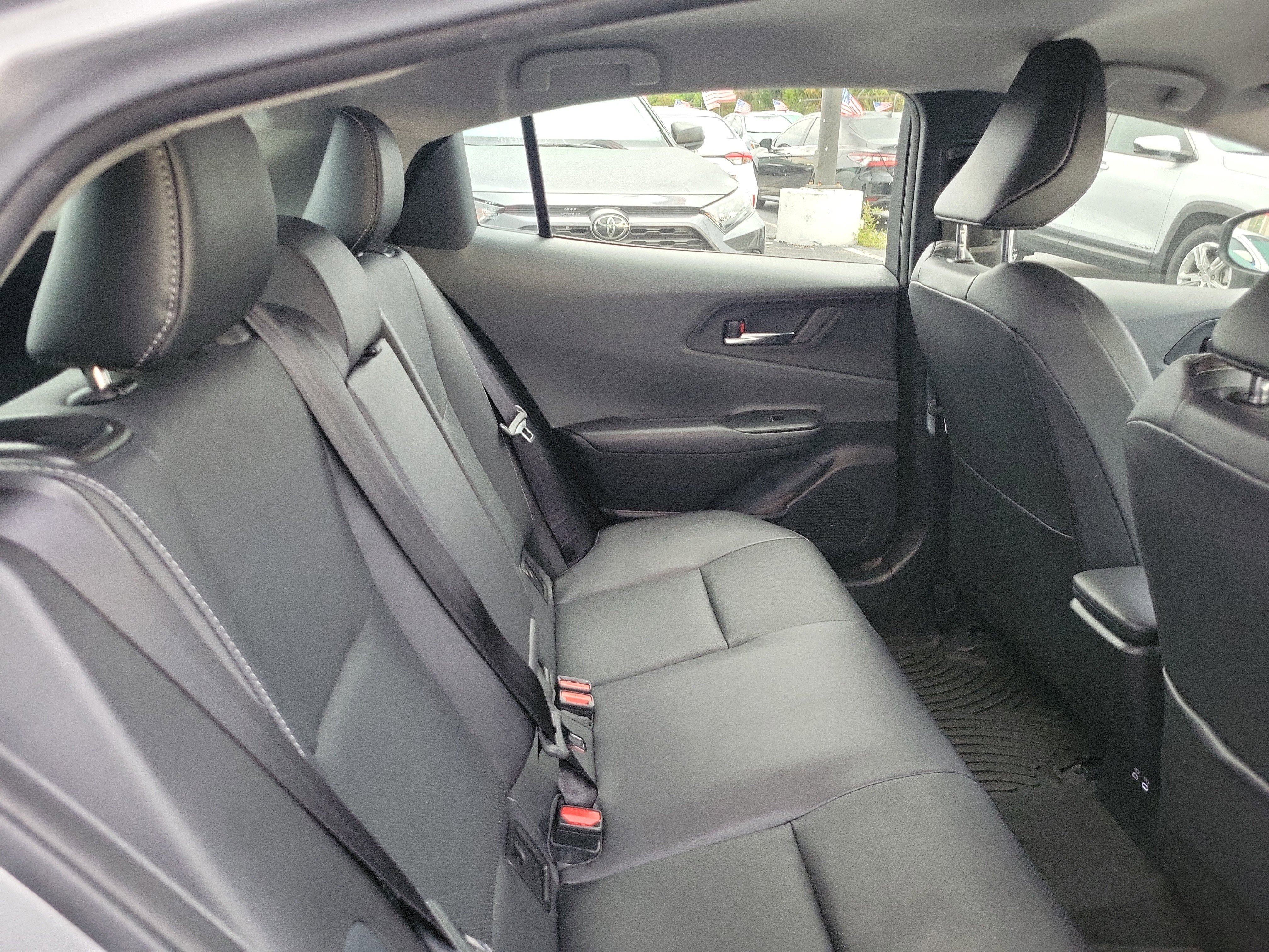 Used 2025 Toyota Prius XLE image 15