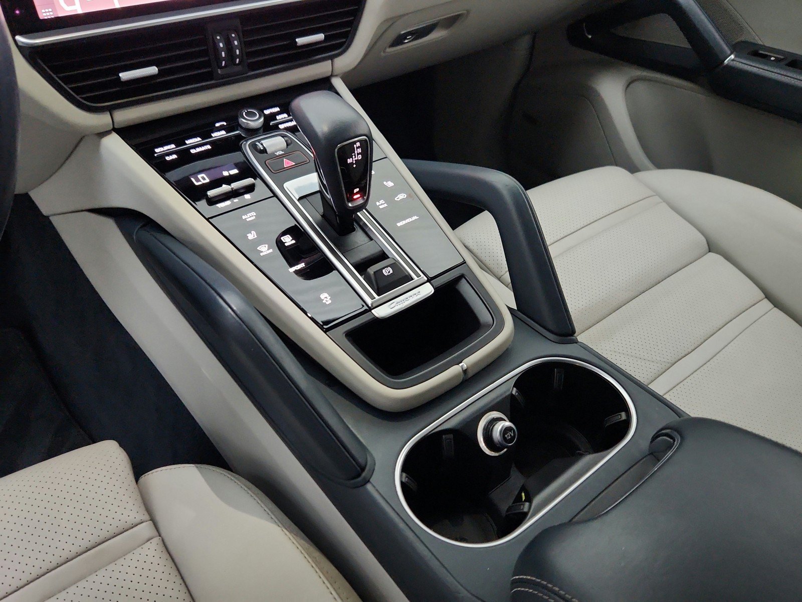 Used 2021 Porsche Cayenne AWD/4WD image 22