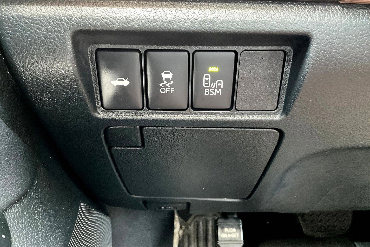 Used 2014 Toyota Avalon XLE Touring FWD image 37