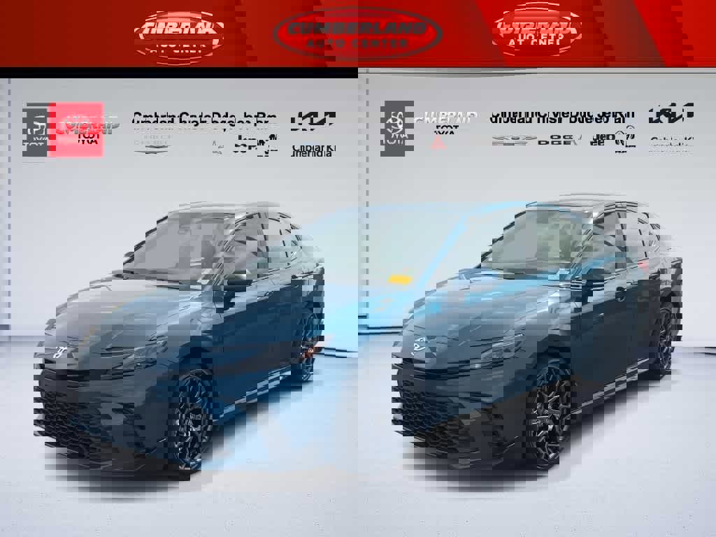 Used 2025 Toyota Camry SE image 4