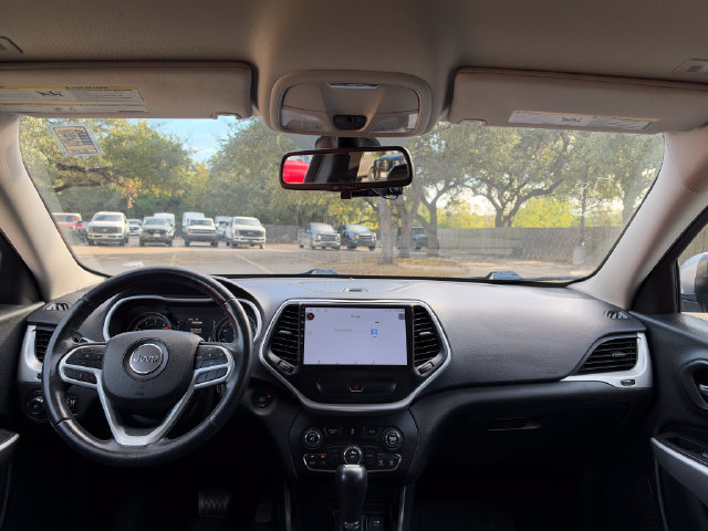 Used 2018 Jeep Cherokee Latitude Plus FWD image 15