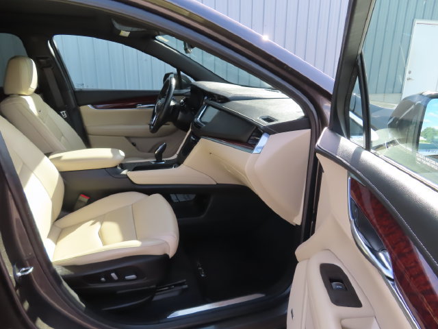 Used 2019 Cadillac XT5 Premium Luxury w/ Trailering Package AWD/4WD image 24