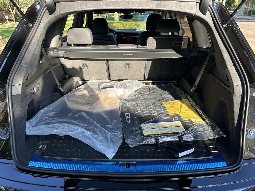 New 2026 Audi Q7 3.0T Prestige image 9