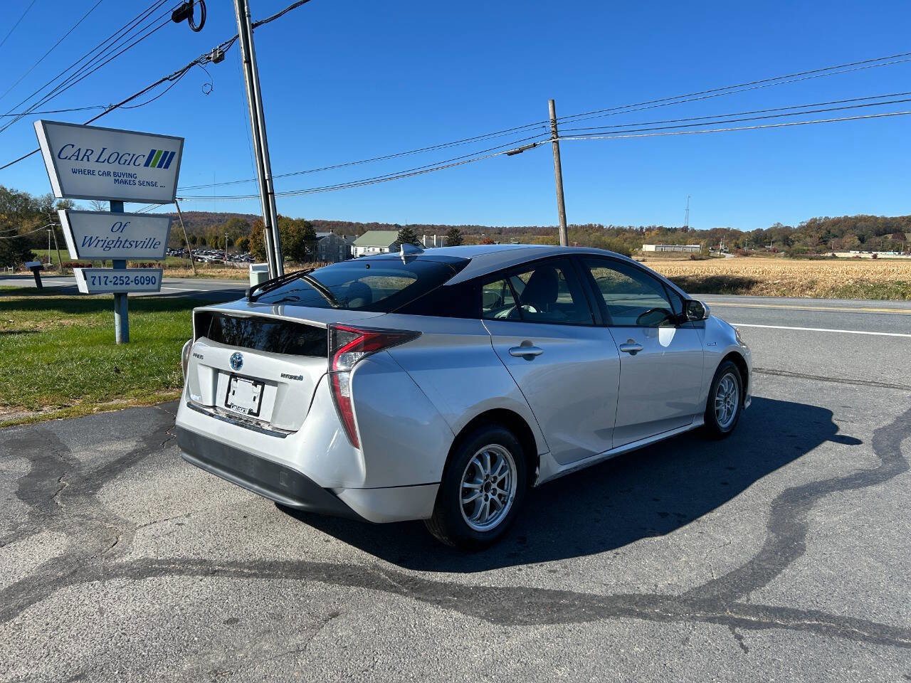 Used 2016 Toyota Prius Three FWD image 11
