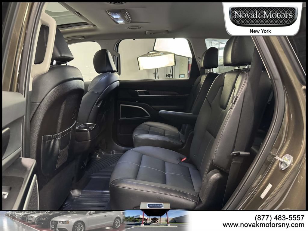 Used 2023 Kia Telluride EX w/ EX Captain's Chair Package AWD/4WD image 13