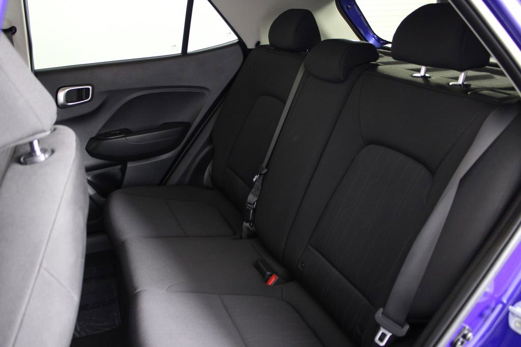 Certified 2021 Hyundai Venue SE image 19
