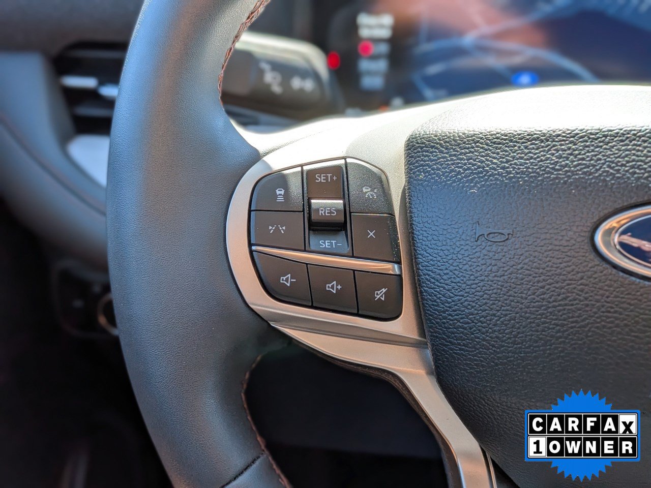 Used 2025 Ford Explorer Active AWD/4WD image 33