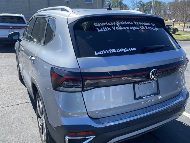 Used 2025 Volkswagen Taos SE image 10