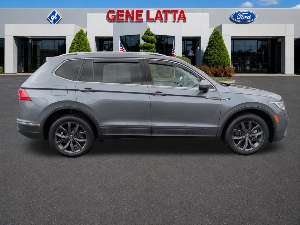 Used 2022 Volkswagen Tiguan SE AWD/4WD image 9