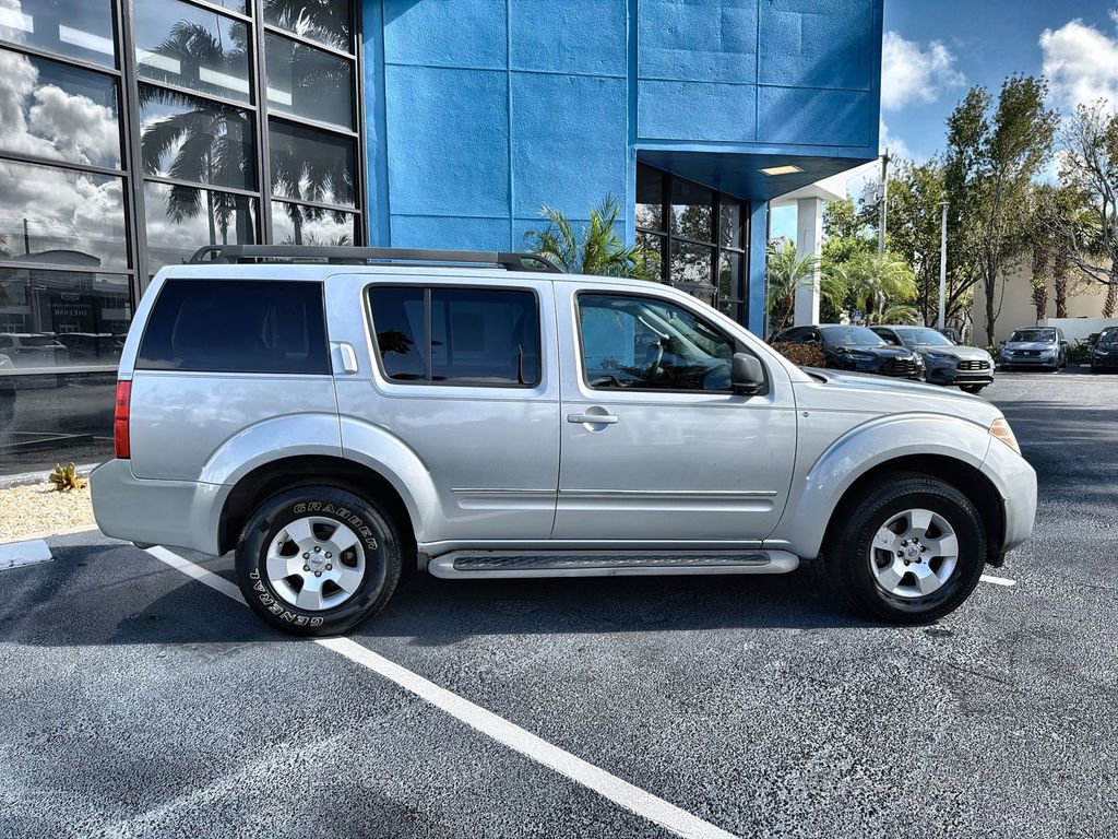 Used 2010 Nissan Pathfinder S image 9