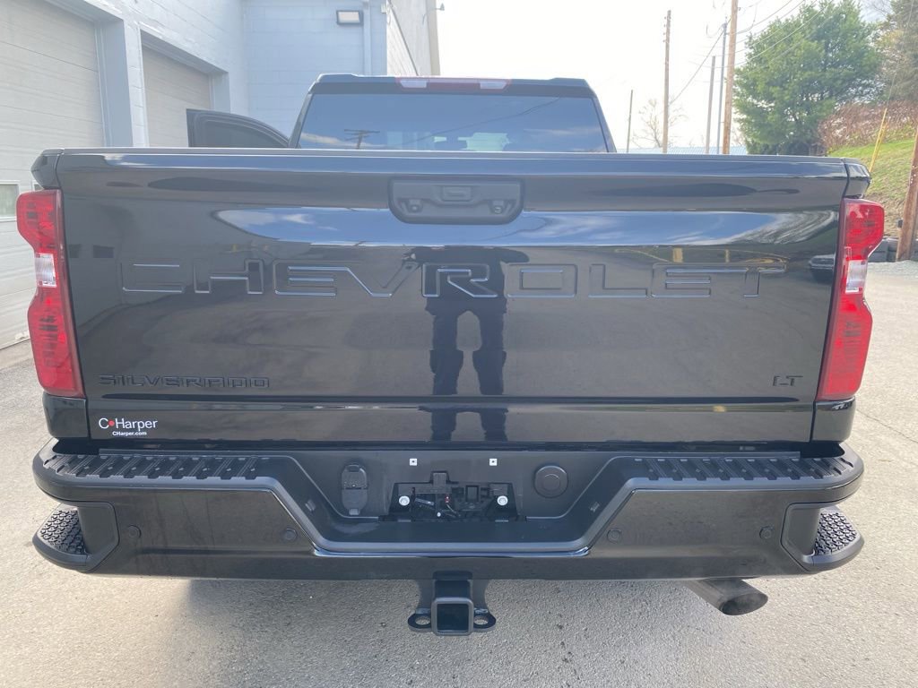 Used 2022 Chevrolet Silverado 2500 LT w/ Midnight Edition image 8