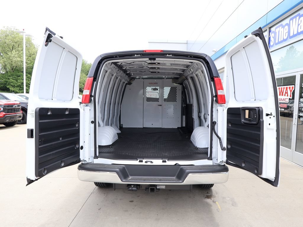 New 2026 Chevrolet Express 3500 Extended w/ Driver Convenience Package RWD image 22