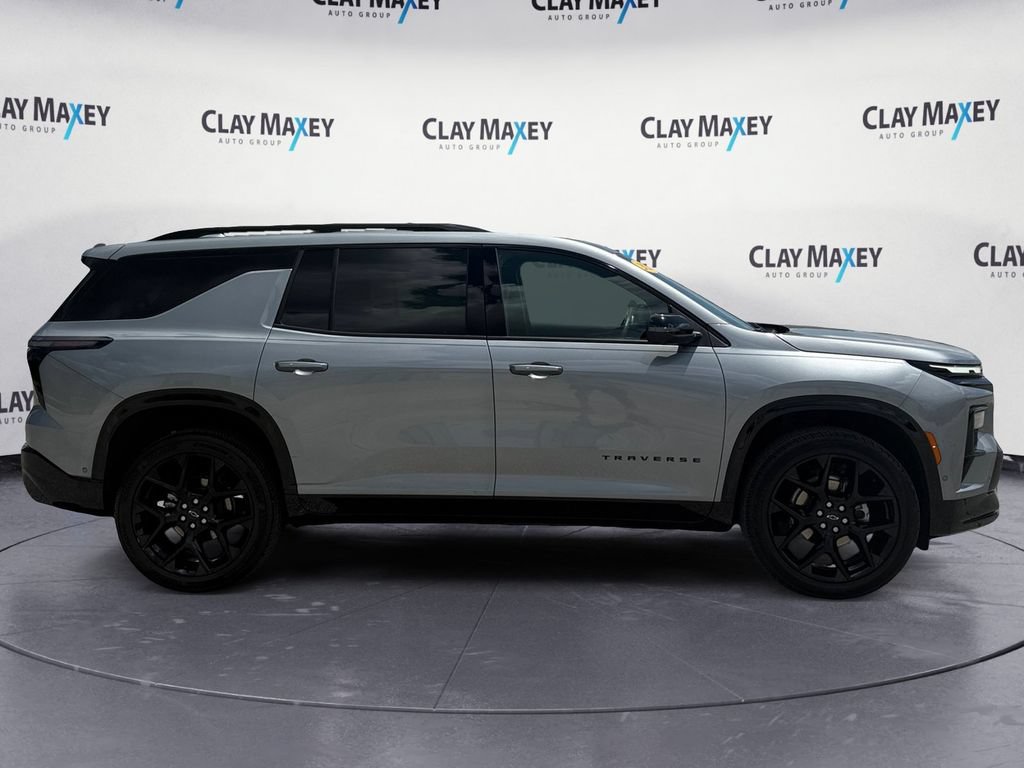Used 2026 Chevrolet Traverse RS FWD image 6