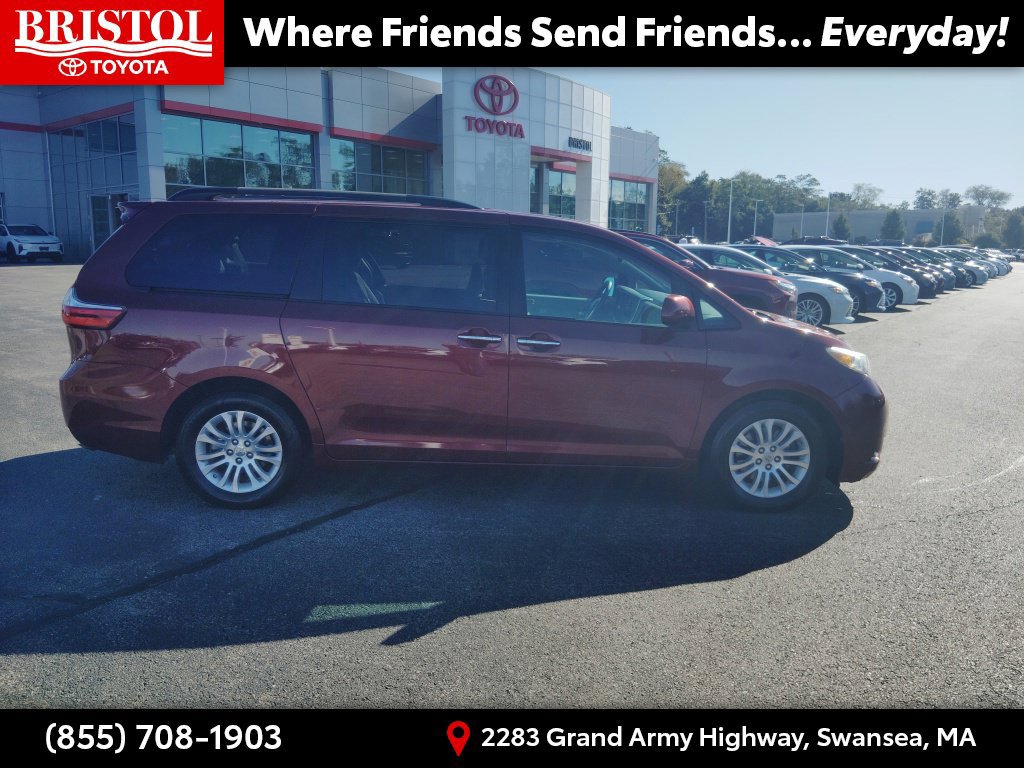 Used 2015 Toyota Sienna XLE FWD image 8