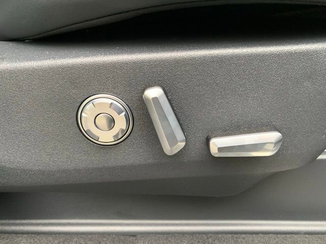 New 2026 Lincoln Navigator L Reserve w/ Jet Appearance Package image 16