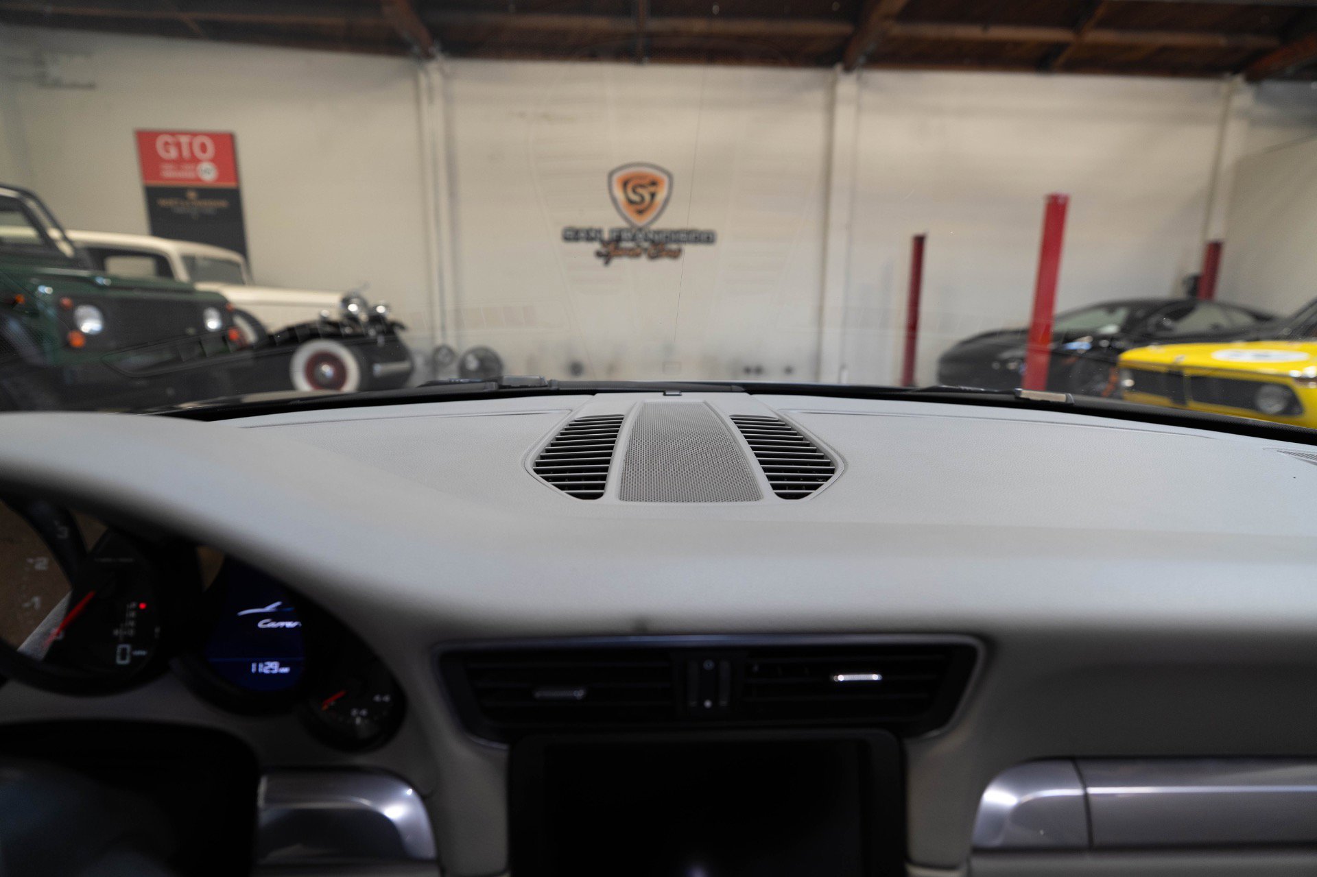Used 2012 Porsche 911 Carrera image 94