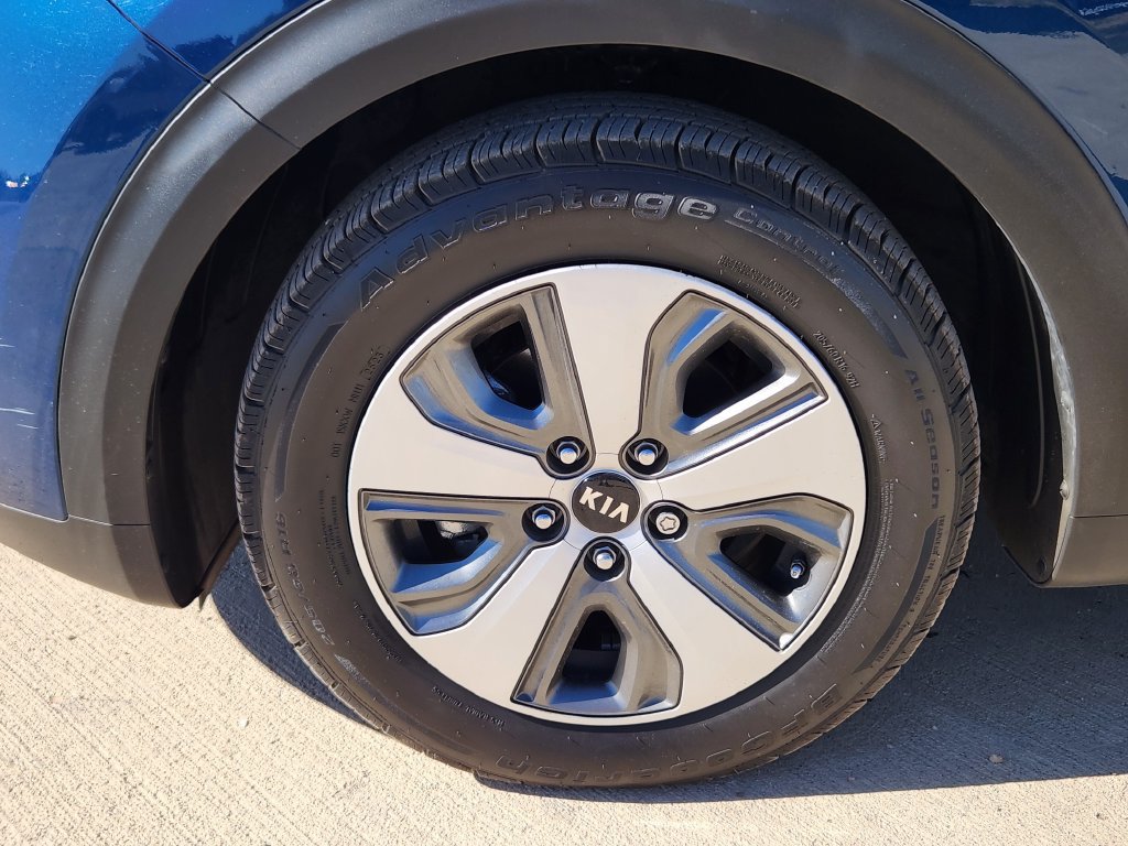 Used 2019 Kia Niro LX FWD image 9