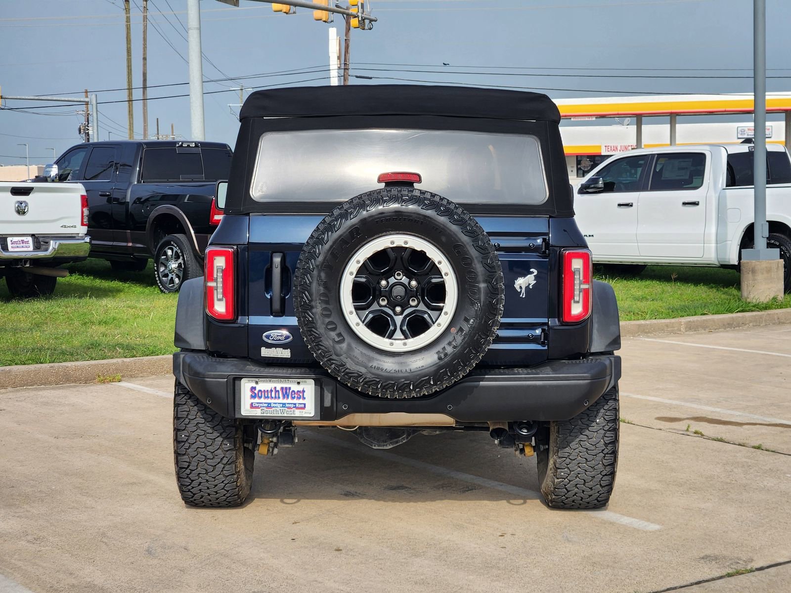 Used 2021 Ford Bronco Badlands w/ Sasquatch Package AWD/4WD image 8