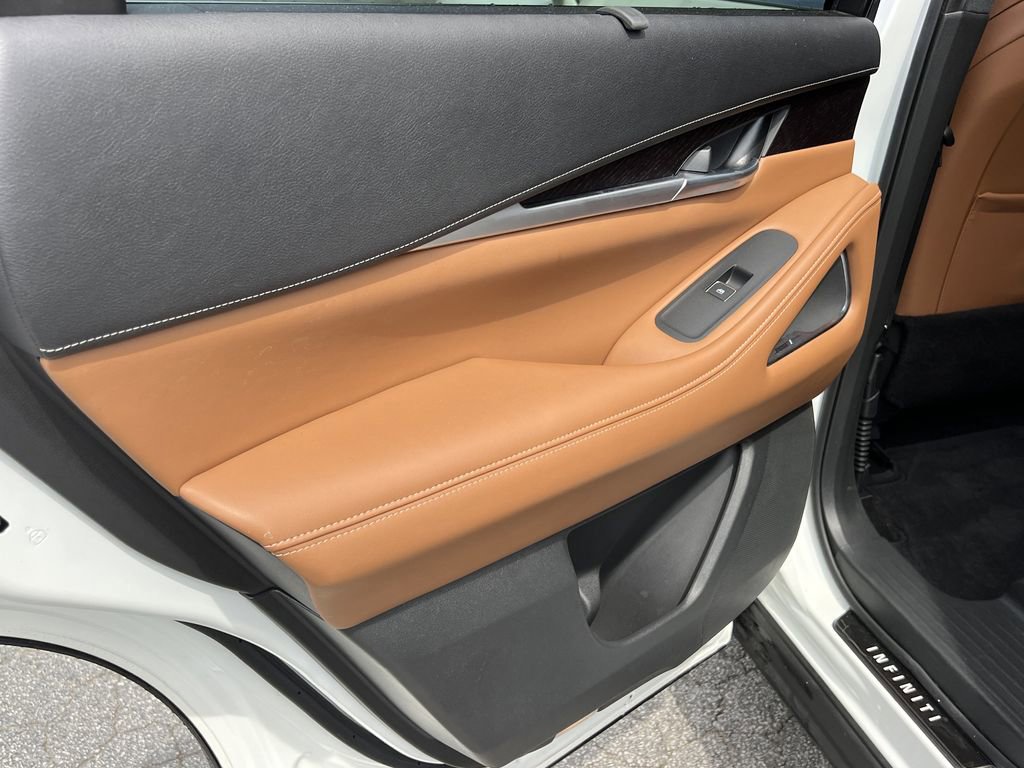 Used 2025 INFINITI QX60 Sensory w/ Vision Package image 18