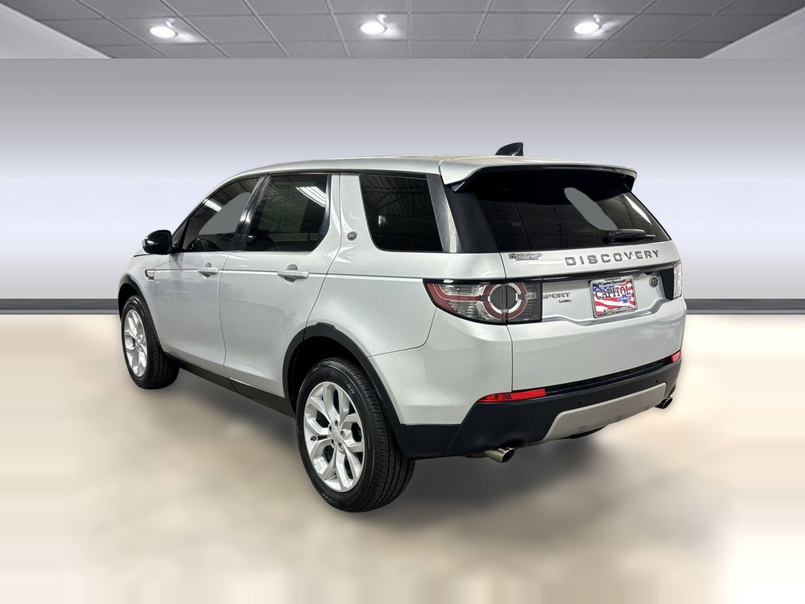 Used 2018 Land Rover Discovery Sport HSE image 3