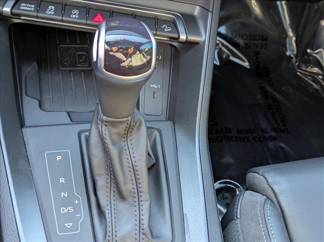 Used 2023 Audi Q3 2.0T Premium Plus image 12