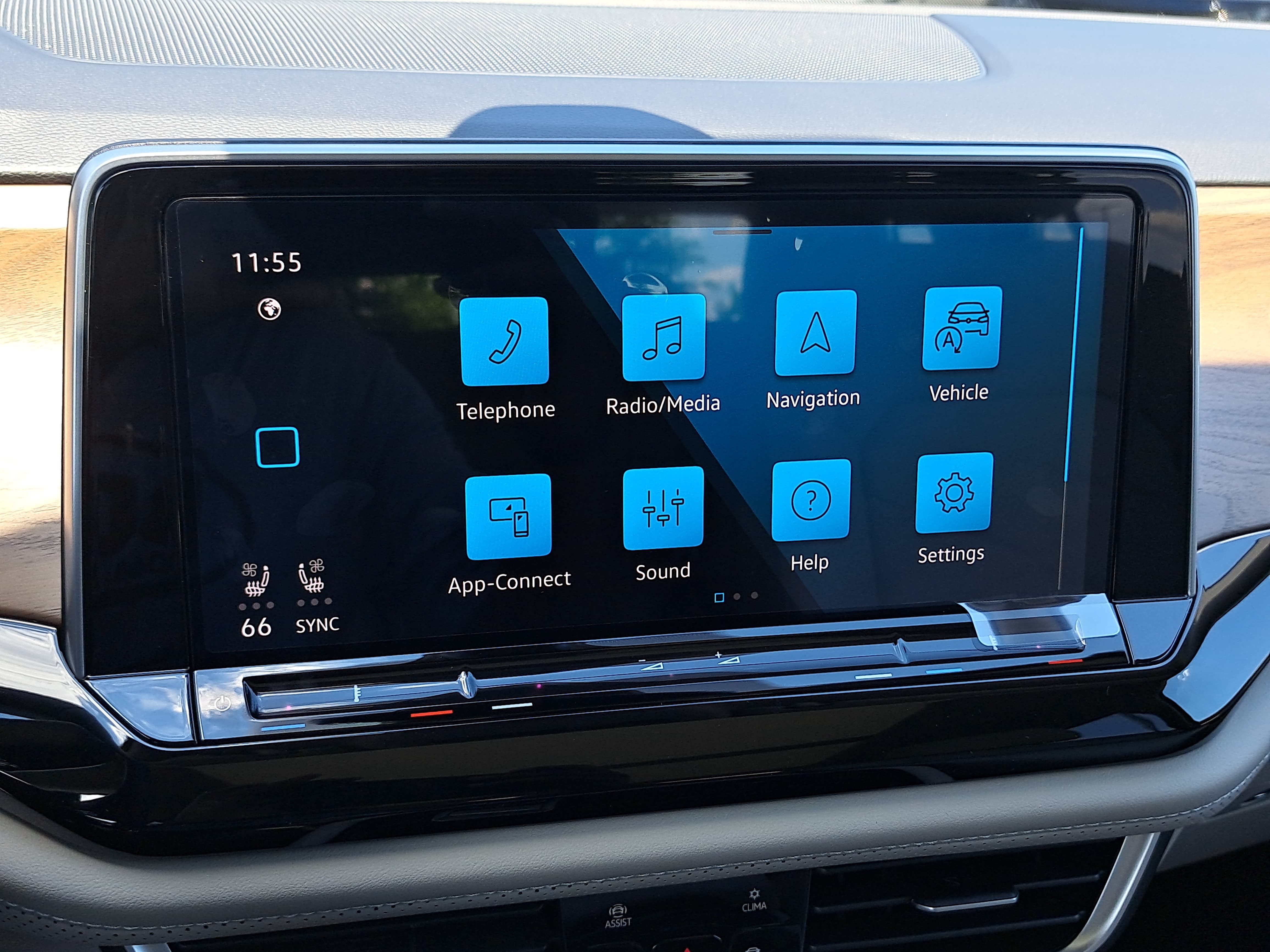 New 2026 Volkswagen Atlas SE FWD image 23