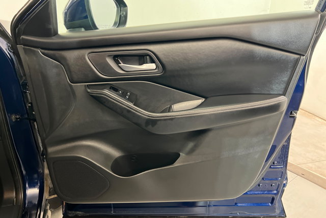 Used 2025 Nissan Rogue SV AWD/4WD image 23
