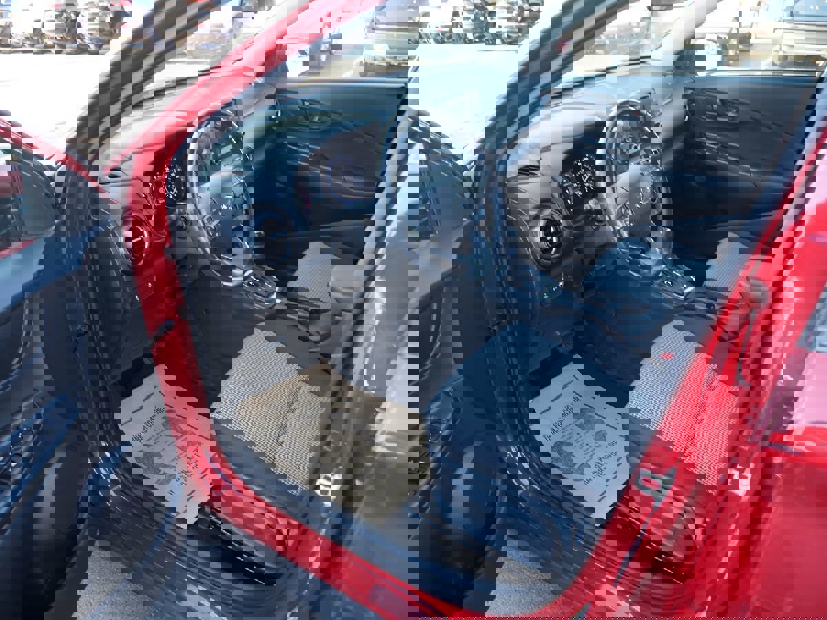 Used 2021 Hyundai Kona SEL image 9