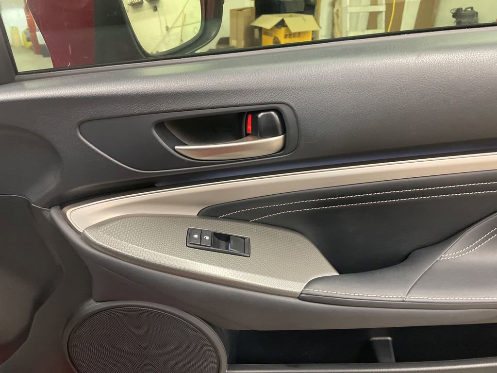 Used 2016 Lexus RC 200t image 34