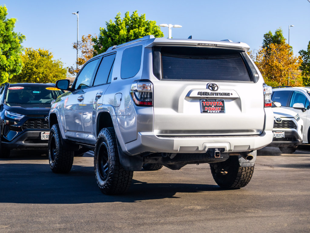 Used 2017 Toyota 4Runner SR5 Premium RWD image 10