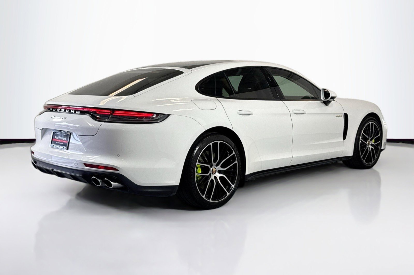 Used 2023 Porsche Panamera 4 w/ Premium Package image 5