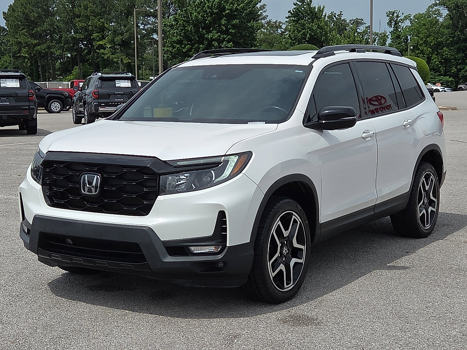Used 2023 Honda Passport Elite image 2