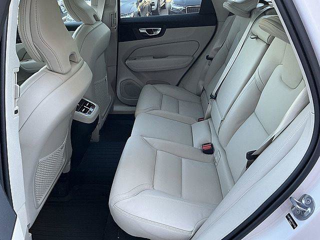 New 2026 Volvo XC60 B5 Ultra w/ Climate Package AWD/4WD image 13