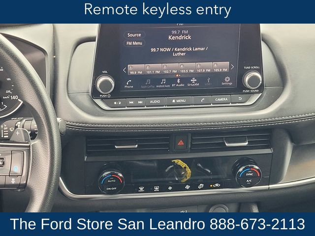 Used 2023 Nissan Rogue SV image 19