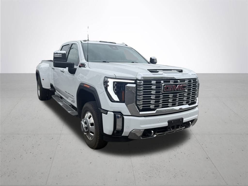 Used 2024 GMC Sierra 3500 Denali w/ Denali Reserve Package image 4