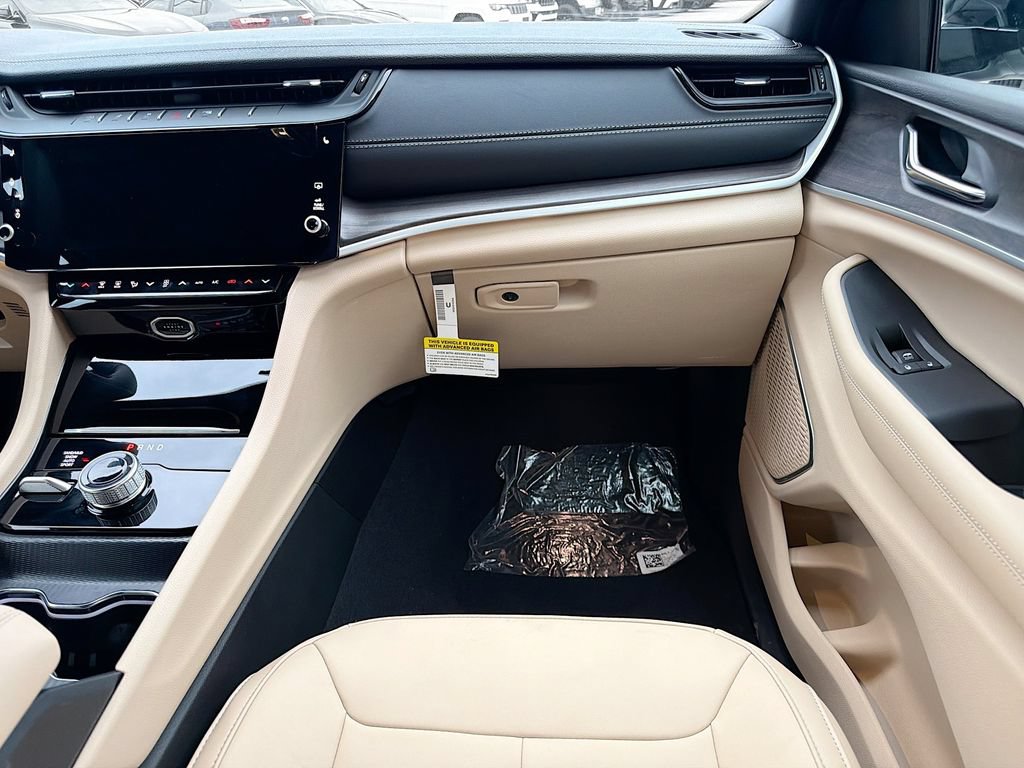 New 2026 Jeep Grand Cherokee Limited AWD/4WD image 17