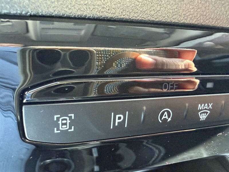 Used 2024 Ford Escape Platinum AWD/4WD image 23