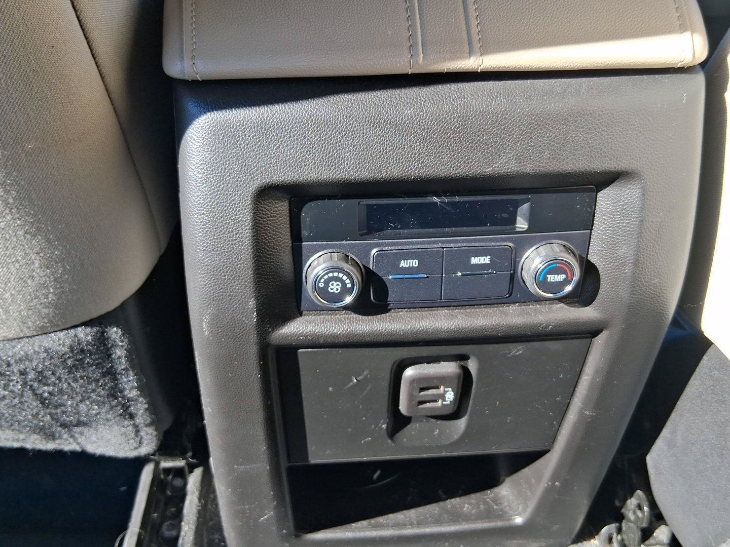 Used 2022 Chevrolet Traverse LT FWD image 12
