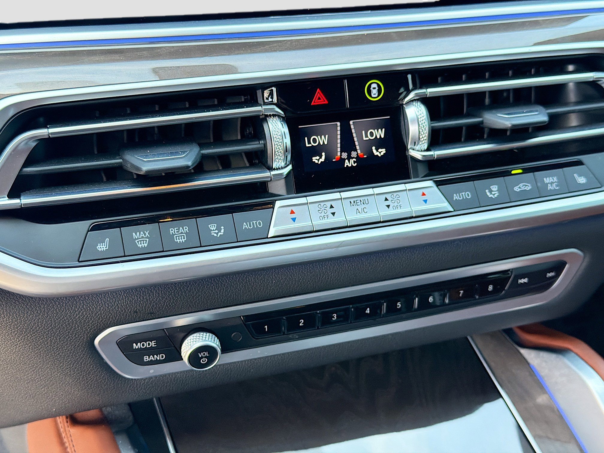 Used 2023 BMW X6 xDrive40i w/ M Sport Package image 33