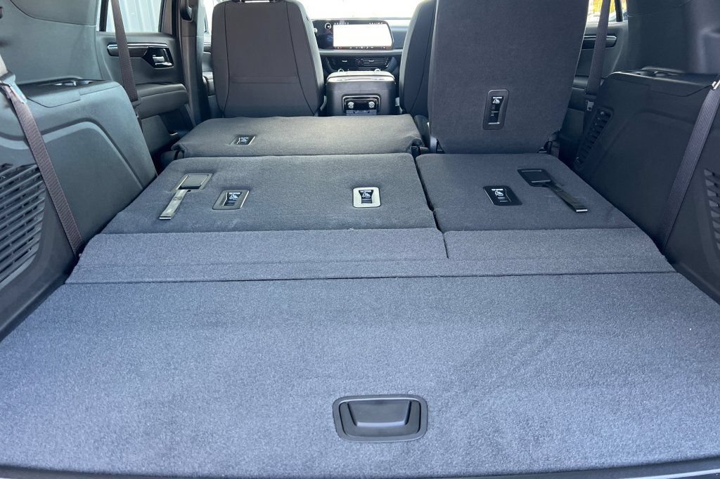 New 2026 Chevrolet Tahoe LS w/ Max Trailering Package AWD/4WD image 13