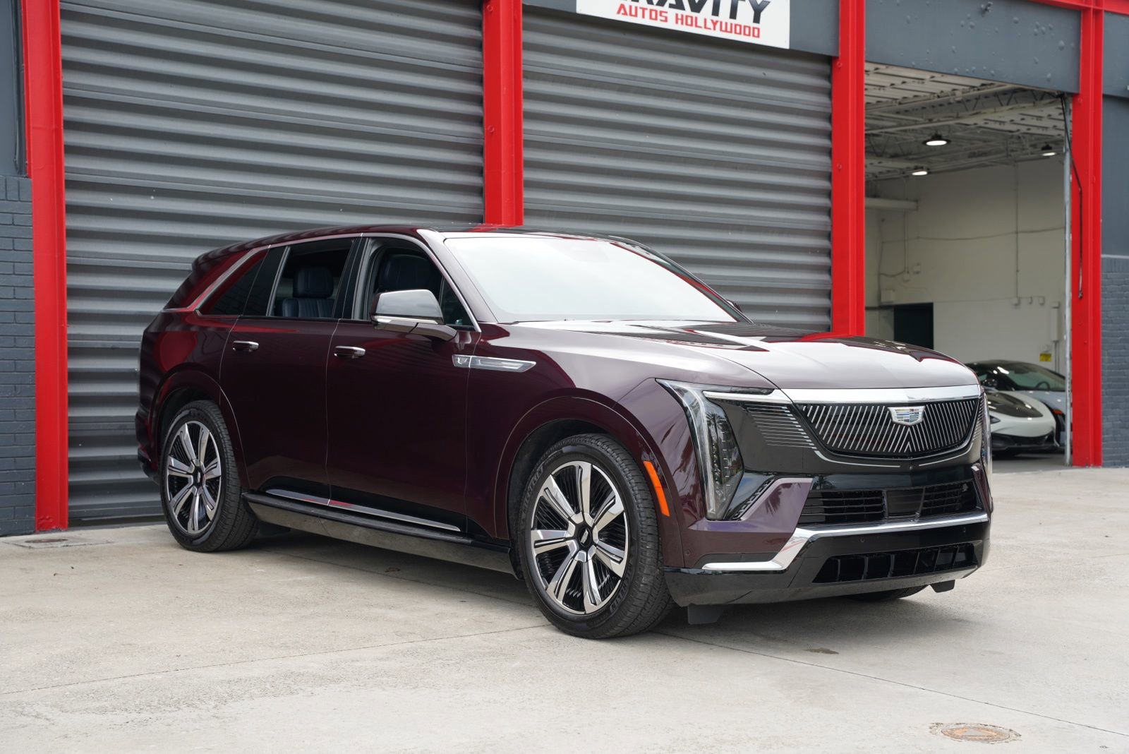 Used 2025 Cadillac Escalade IQ Luxury 2 w/ LPO, Premium Carpet Package image 7