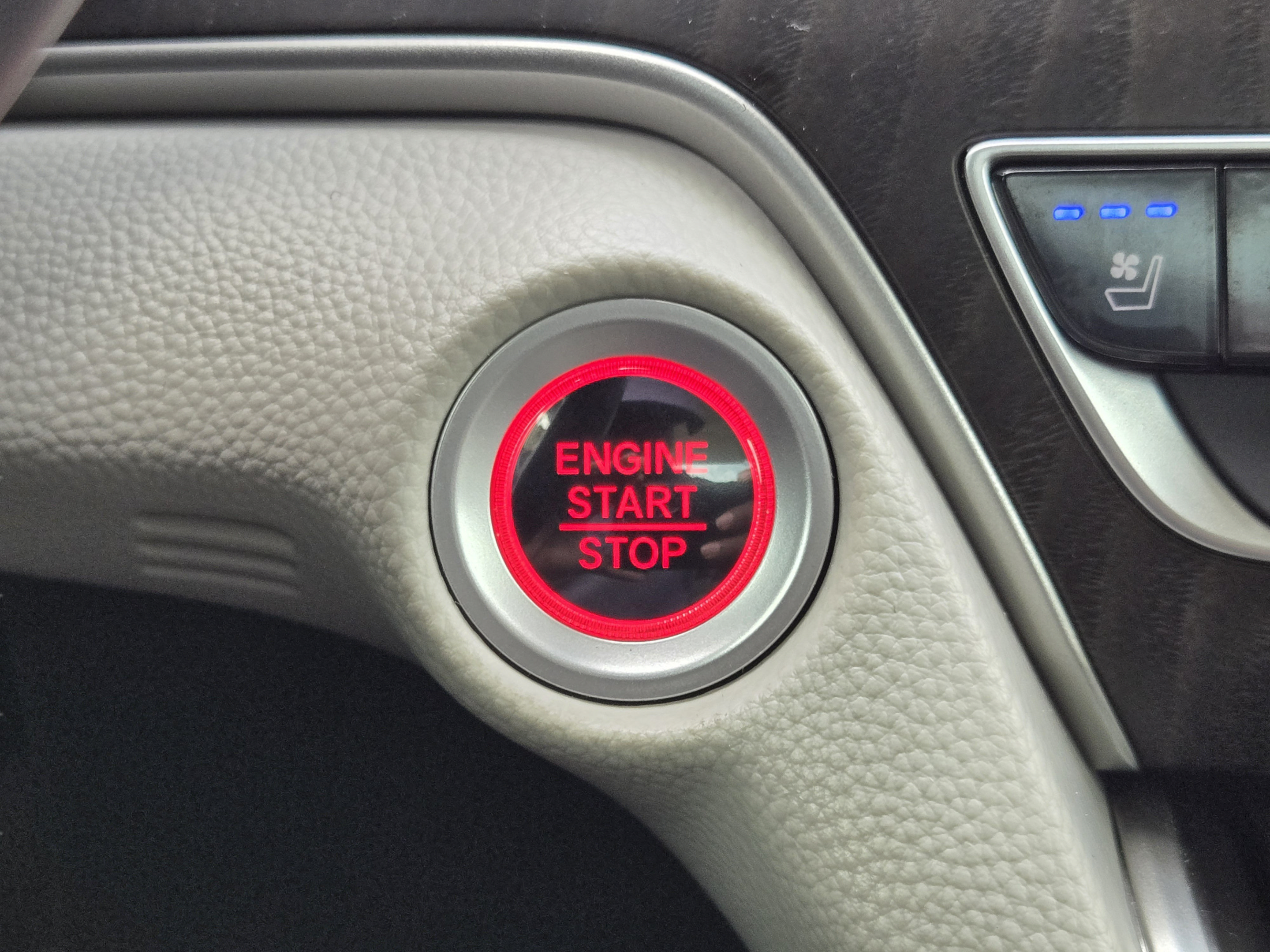 Used 2018 Honda Accord Touring image 17