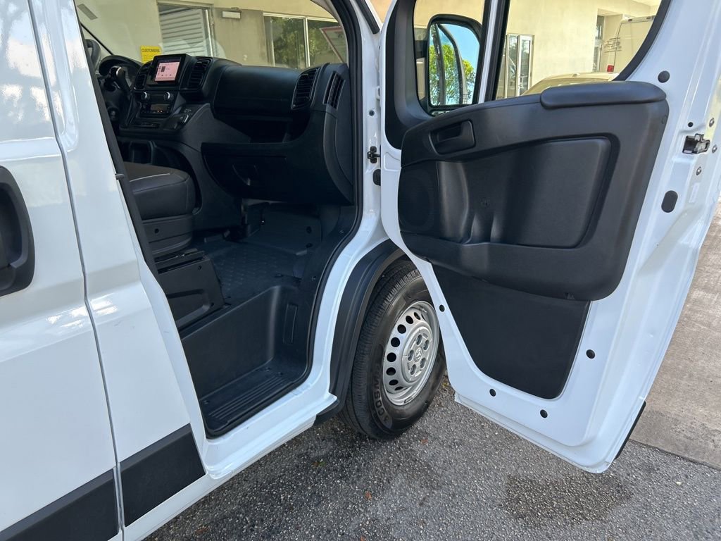 Used 2025 RAM ProMaster 2500 w/ Convenience Group FWD image 25