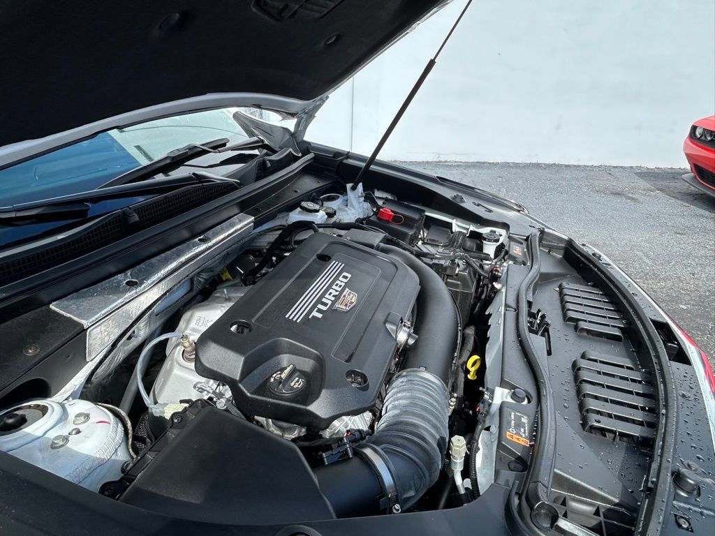 Used 2025 Cadillac XT4 Premium Luxury image 35