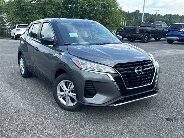 New 2025 Nissan Kicks Play S video 2